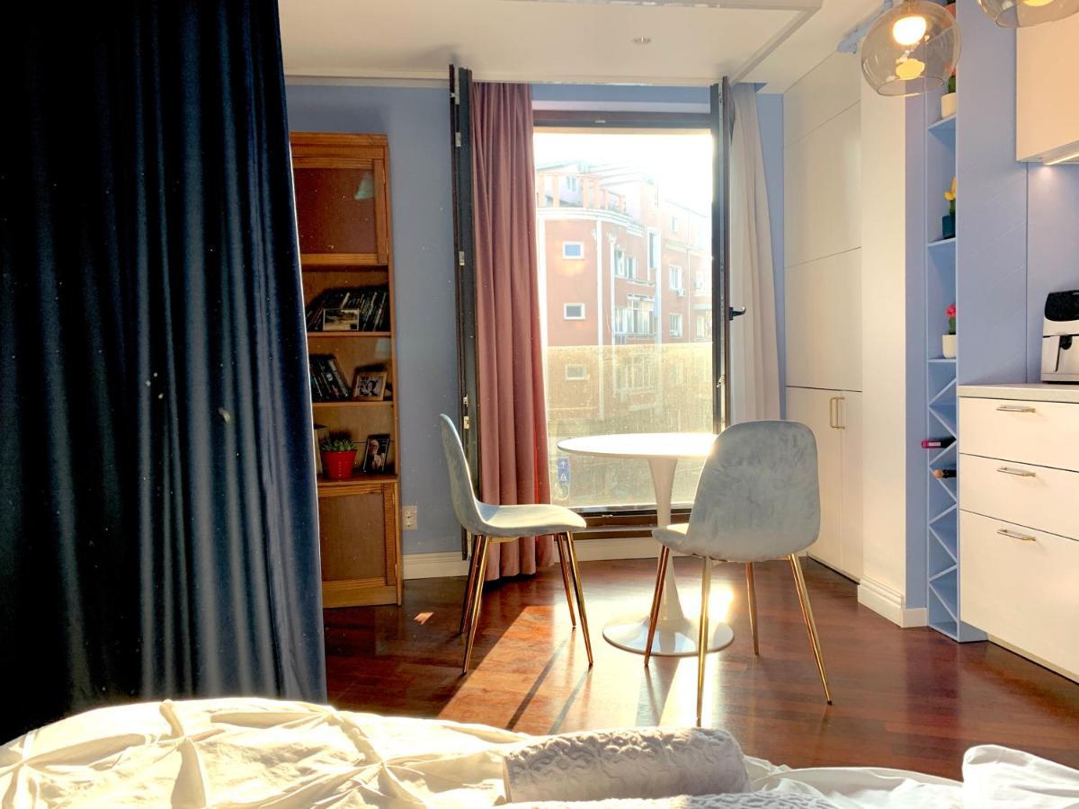 Downtown Italian Studio Bucarest Extérieur photo