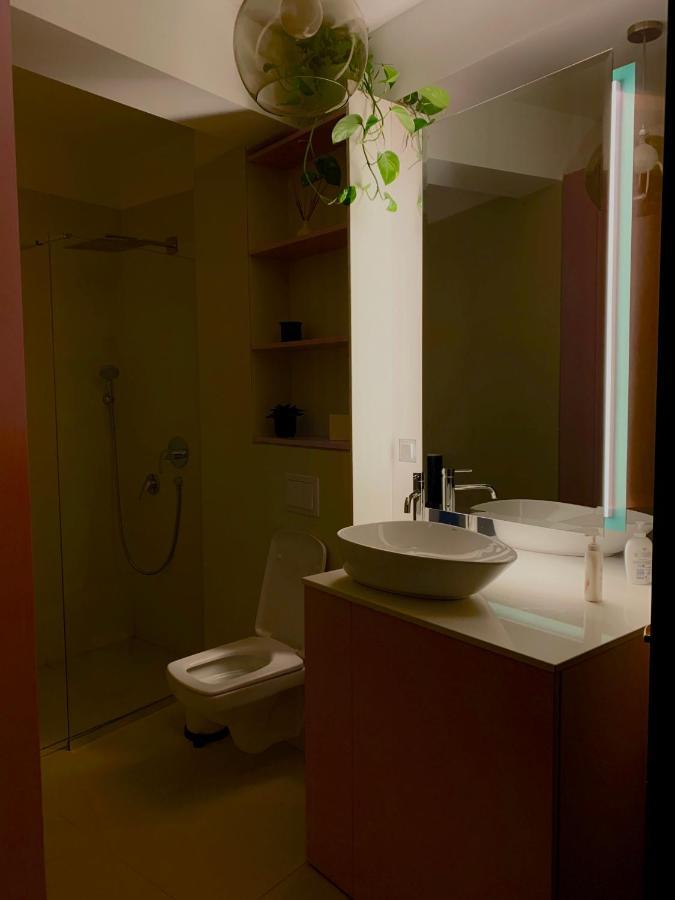 Downtown Italian Studio Bucarest Extérieur photo
