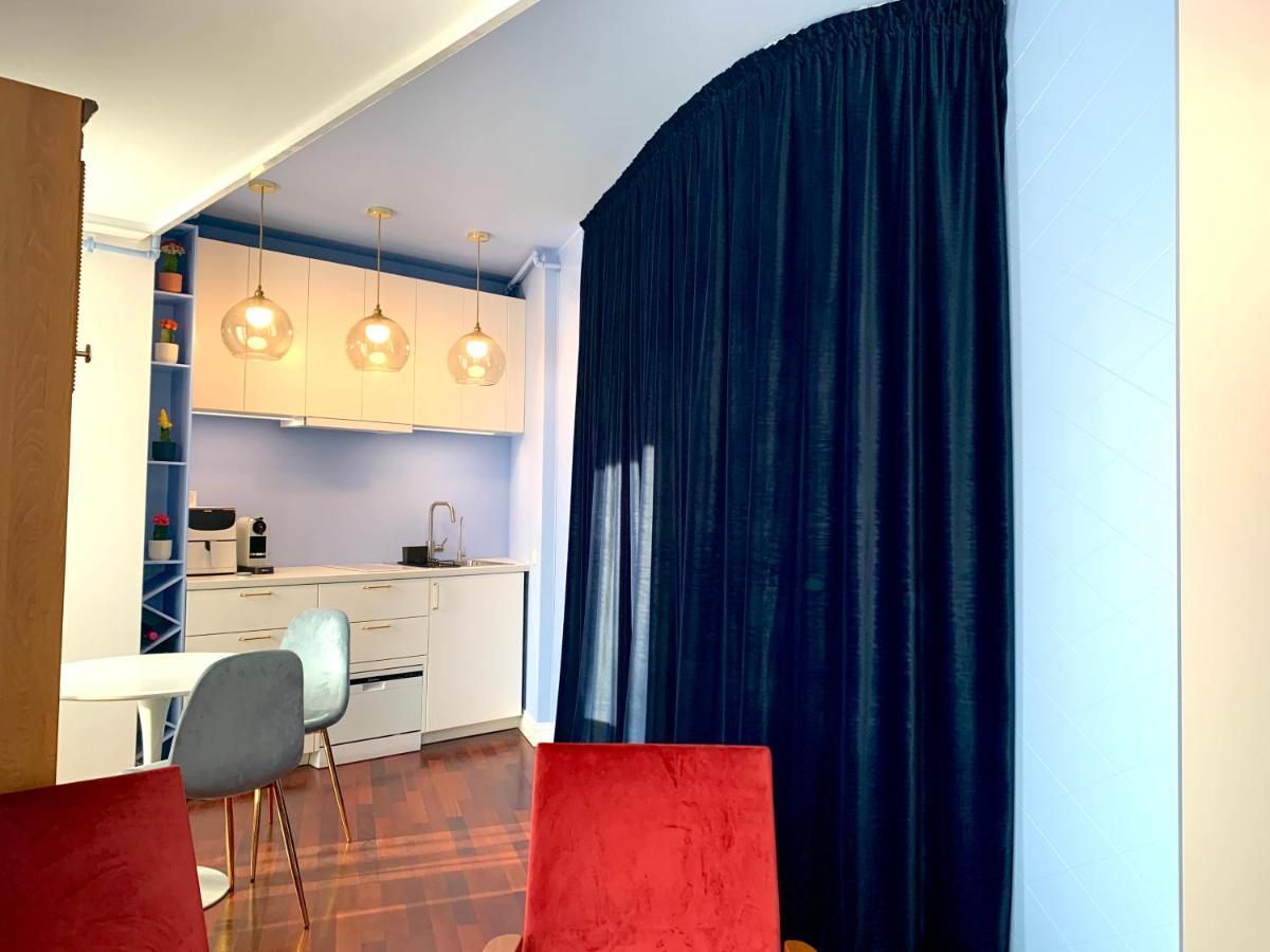 Downtown Italian Studio Bucarest Extérieur photo